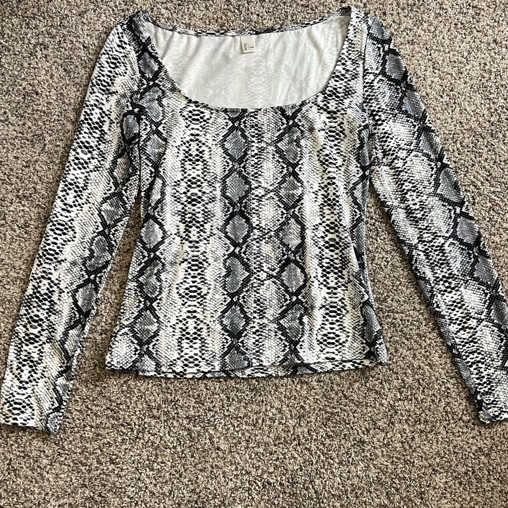 Snakeskin Pattern Long Sleeve